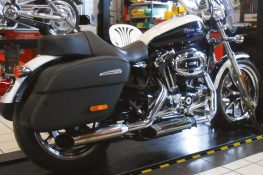   Hohmann adjustable exhaust Sportster 883;  Year built. from 2014; presented byKern